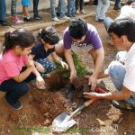 20160915-1-ninos-plantan-arboles-venezuela-01