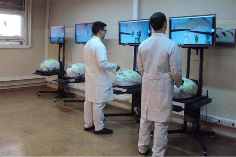 Inauguran la primera sala de cirugía virtual de un hospital público del país