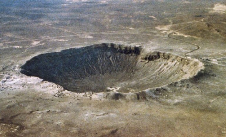 Este es el cráter de impacto más grande sobre la Tierra y tiene 300 kilómetros de diámetro