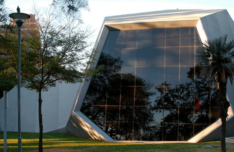 Córdoba: inauguran un moderno planetario híbrido digital