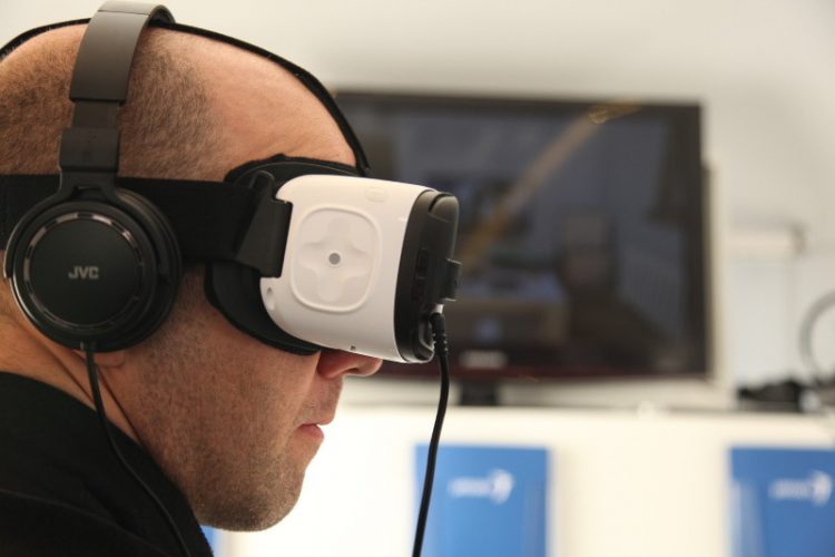 El casco de realidad virtual Schizolab.