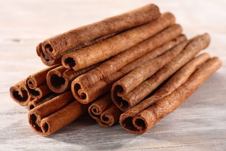 7 beneficios de la canela y cómo implementarla en tu dieta diaria