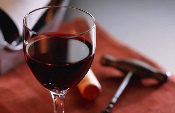 Los verdaderos efectos de beber vino tinto