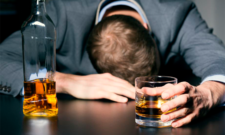 ¿Por qué sentimos los efectos de la embriaguez tan rápidamente al beber alcohol?