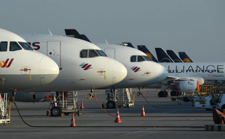 Unos aviones de la compañía Germanwings, aparcados en el aeropuerto Franz Josef Strauss de la ciudad alemana de Mínich el 7 de abril de 2020