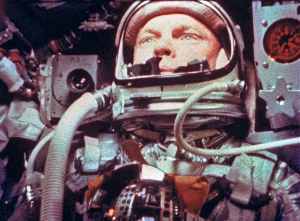 Las esferas brillantes que el astronauta John Glenn vio en su órbita a la Tierra fueron algo bastante prosaico