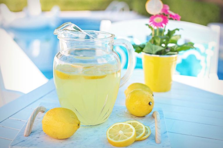 Los beneficios reales del agua de limón