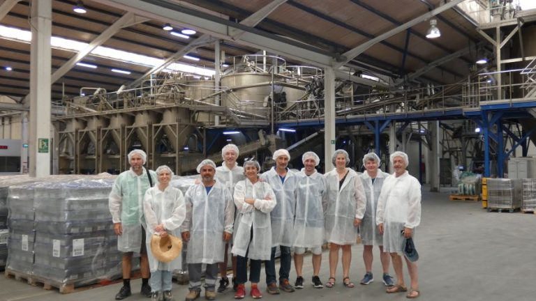 Taller sobre restauración de hábitats costeros usando ostras