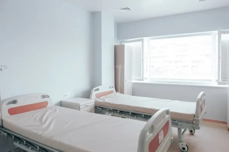 Camas hospitalarias y articuladas, la mezcla entre descanso y cuidados