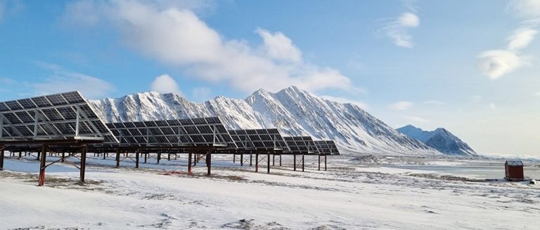 El parque solar más septentrional del mundo reducirá el uso de combustibles fósiles en un 70%