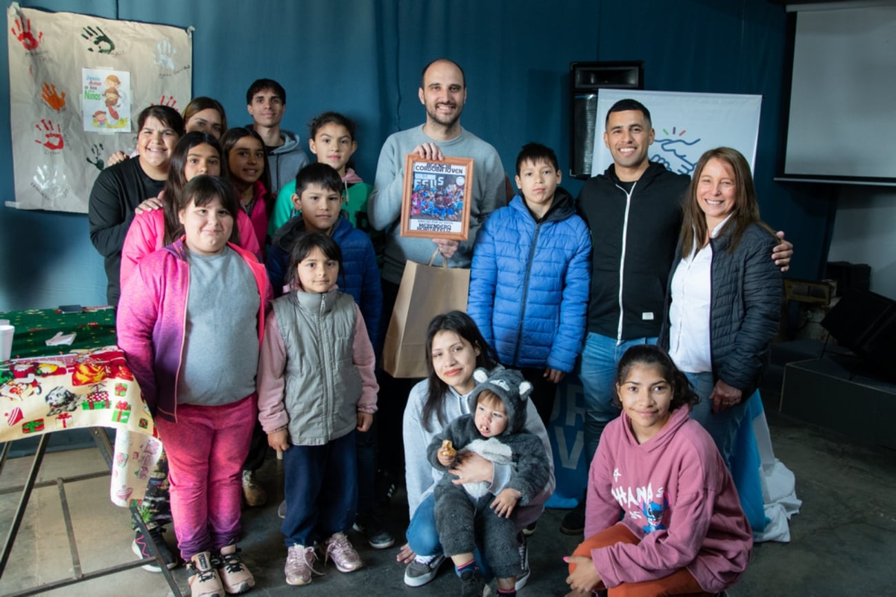 El merendero Horita Feliz de El Tío, recibió materiales pedagógicos y deportivos para los niños y jóvenes que asisten al lugar..Foto: gentileza Agencia Córdoba Joven