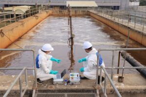 iStock-2073931076 Un nuevo método elimina contaminantes del agua con nanopartículas flotantes