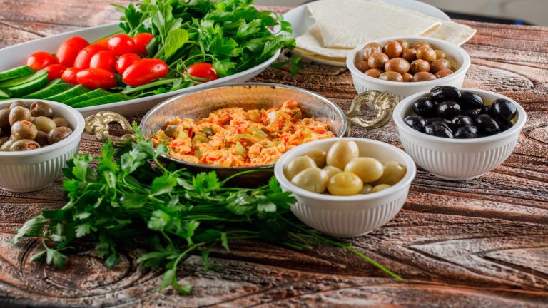 Dieta mediterránea reduce mortalidad y aumenta esperanza de vida