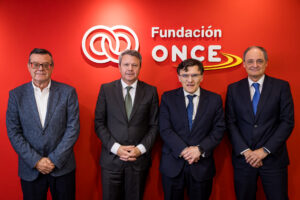 Foto Familia ENAIRE y Fundación ONCE colaborarán en la inclusión universitaria y laboral de personas con discapacidad intelectual y de espectro autista